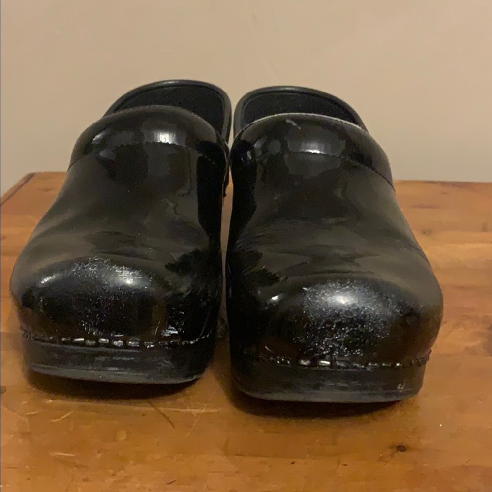 Black Danskos